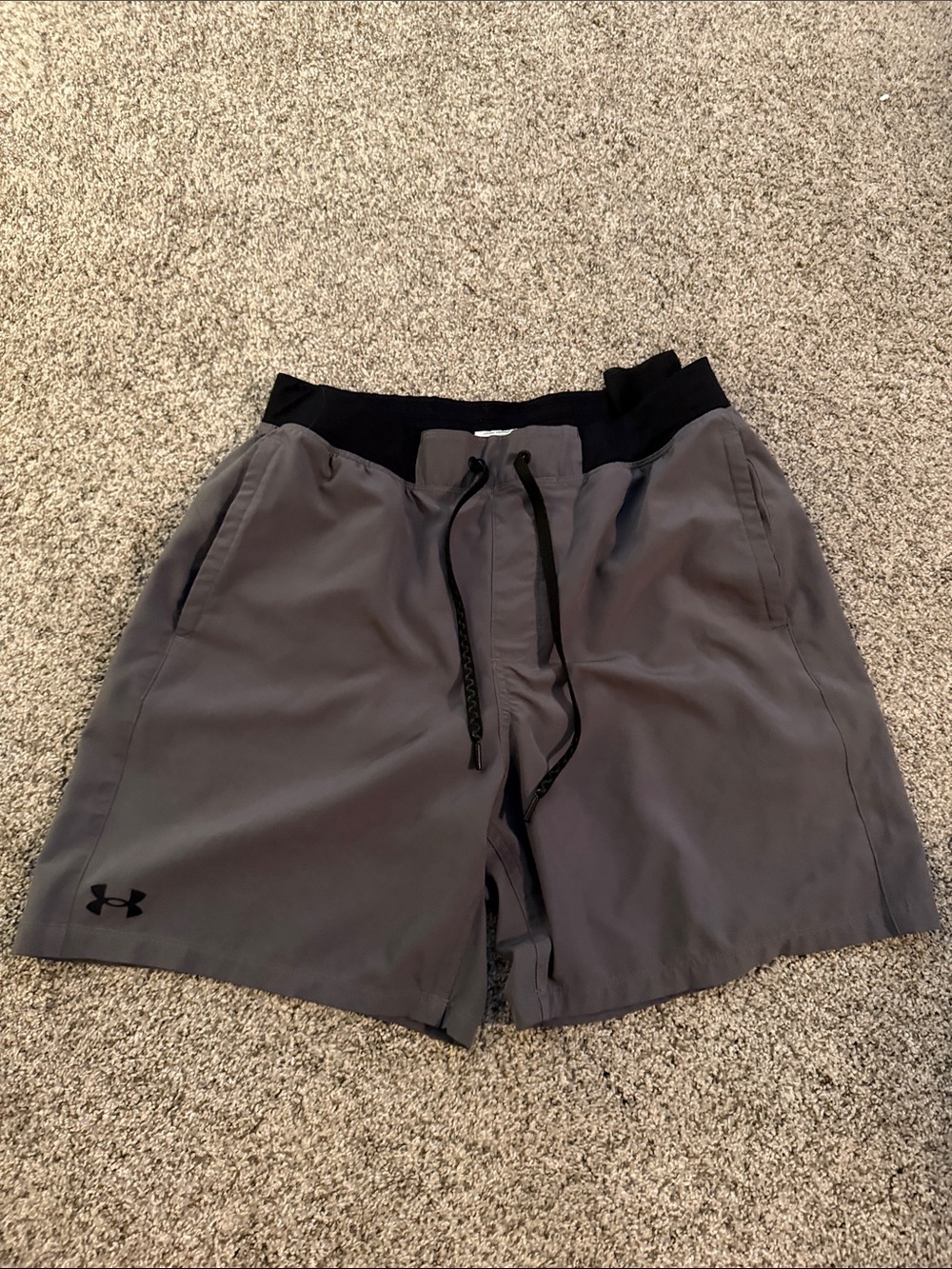 Under Armour Men's Gray Athletic Training Shorts with Black Waistband